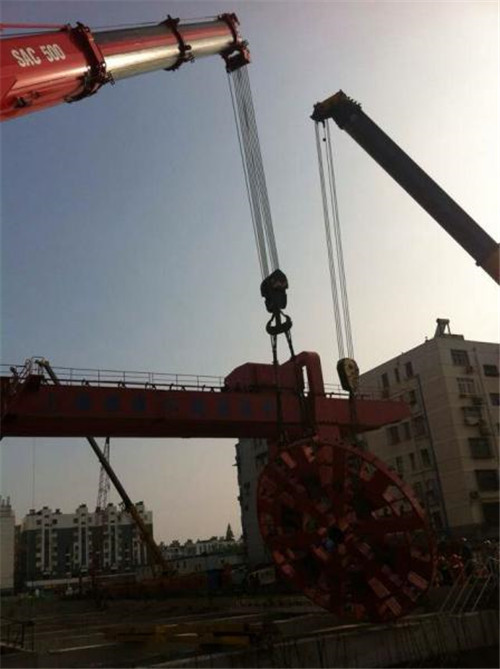 鹤峰县吊车起重机如何安装钢丝绳使用安全?